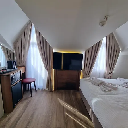 Rijji Old ホテル 3*